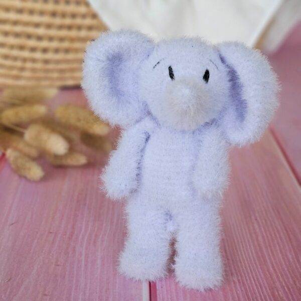 Elephant doux au crochet