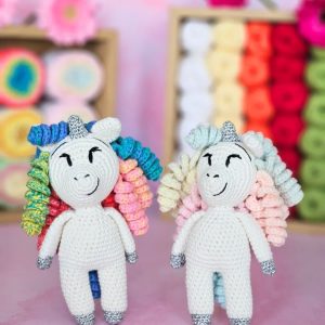 Stéphanie la licorne au crochet - Kit complet