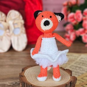 Roxyne la danseuse étoile au crochet - Kit complet