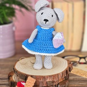 Amandine la bibliothécaire - Patron crochet